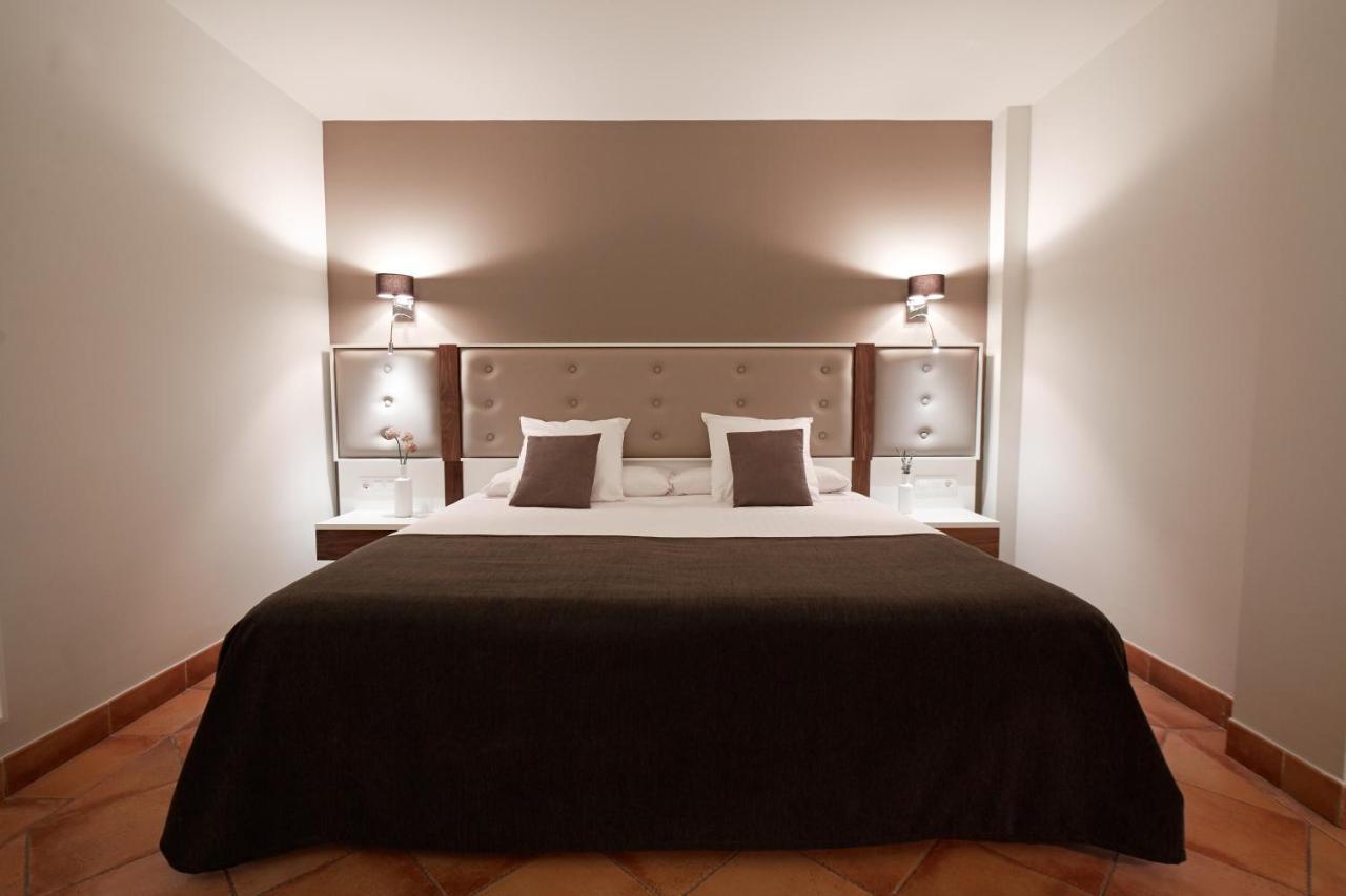 Hotel Torremirona Golf & Spa Navata Luaran gambar