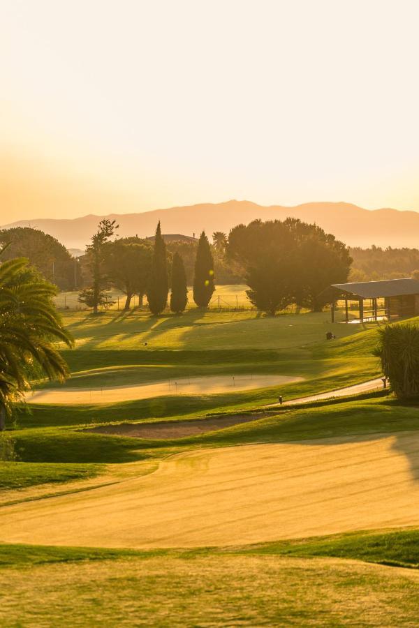 Hotel Torremirona Golf & Spa Navata Luaran gambar