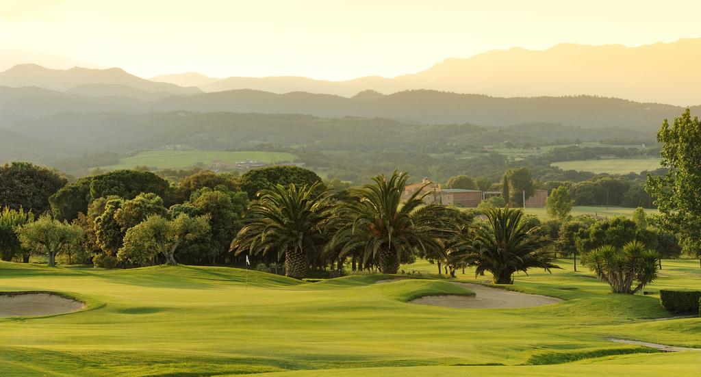 Hotel Torremirona Golf & Spa Navata Luaran gambar
