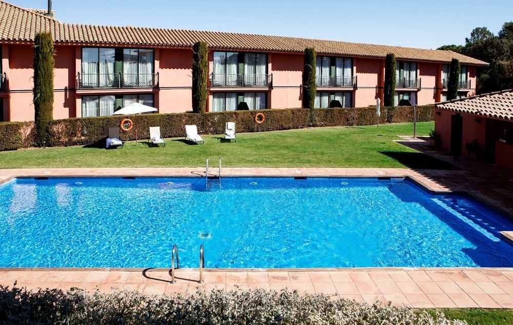 Hotel Torremirona Golf & Spa Navata Luaran gambar